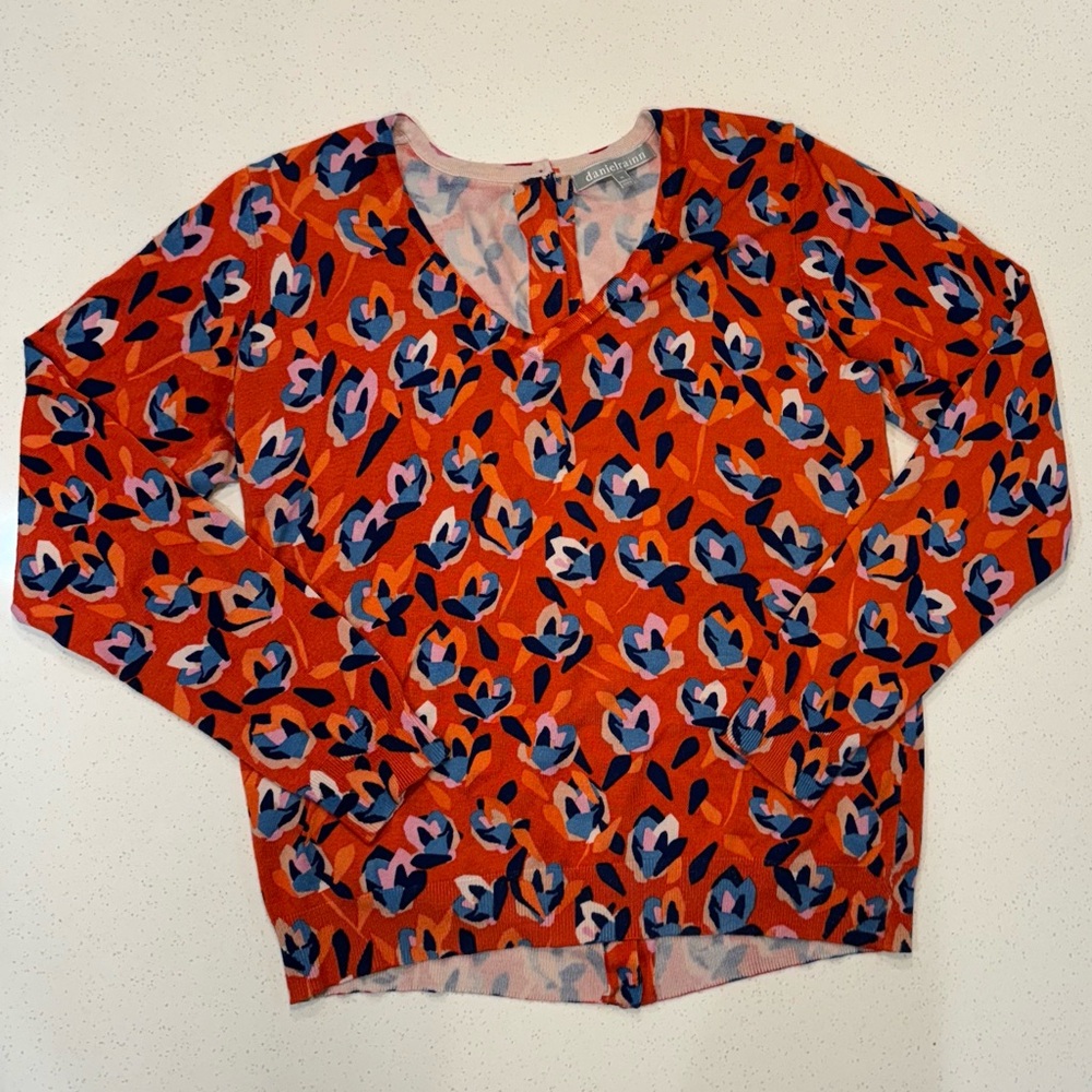 Daniel Rainn ladies M Orange and Abstract Blue Flower Sweater
